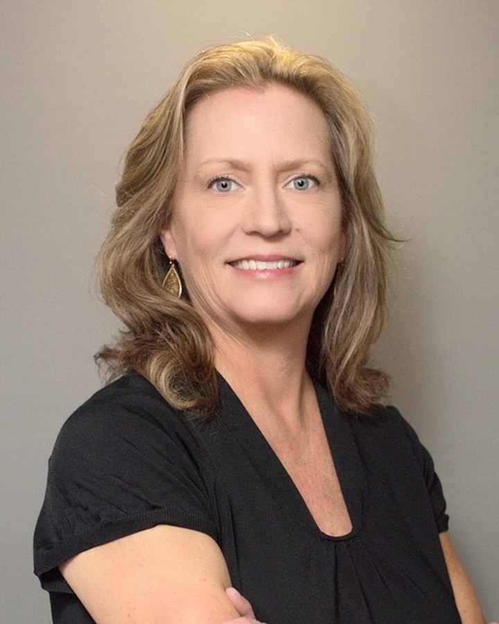 Melinda Blankenship, on-site agent for Windy Lake Manor, HillWood Realty